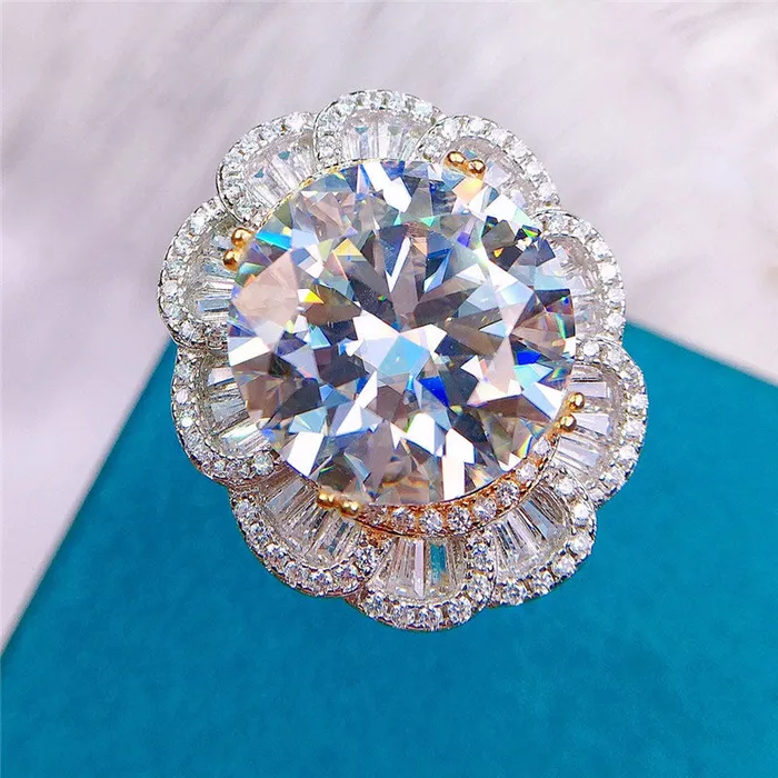 Leyloon Jewelry Rings 10 Carat Round Cut Moissanite Ring TwoTone Antique Triple Halo Certified VVS D Color