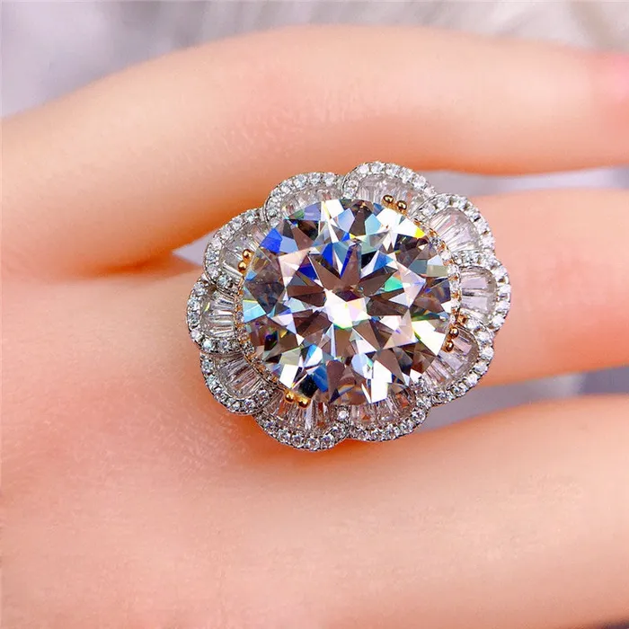 Leyloon Jewelry Rings 10 Carat Round Cut Moissanite Ring TwoTone Antique Triple Halo Certified VVS D Color