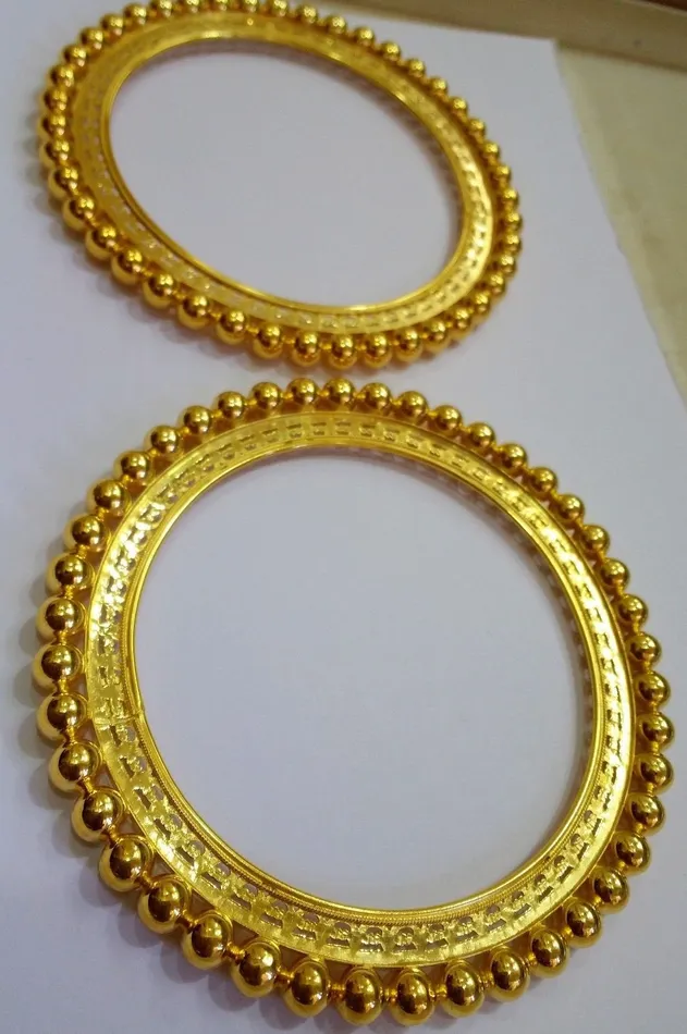 Bracelets TRIBAL ORNAMENTS Vintage 22k yellow gold handmade fabulous craftsmanship on bangle traditional tribal belly dance womens jewelry from rajasthan INDIA Bracelets TRIBAL ORNAMENTS Vintage 22k yellow gold handmade fabulous craftsmanship on bangle traditional tribal belly dance womens jewelry from rajasthan INDIA