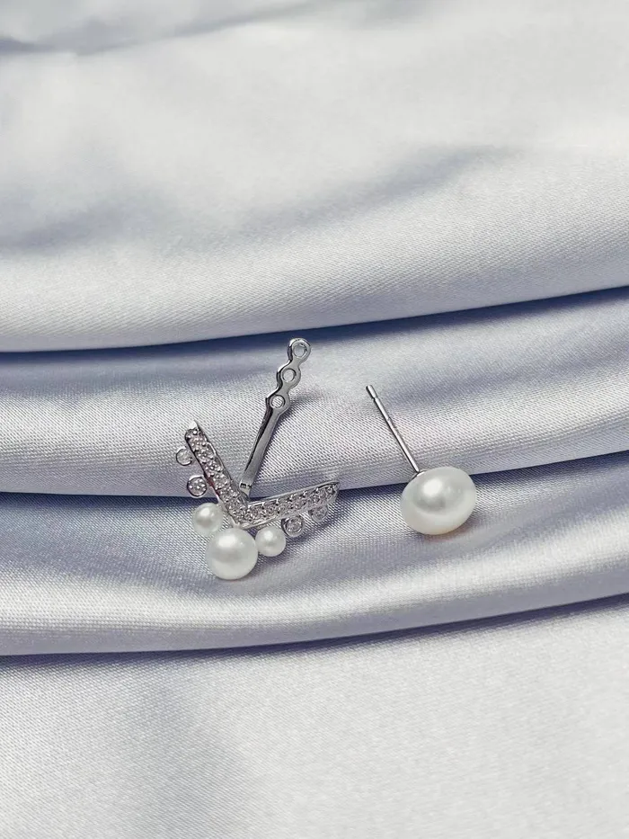 Earrings Pearly Lustre Elegant Freshwater Pearl Earrings WE00058