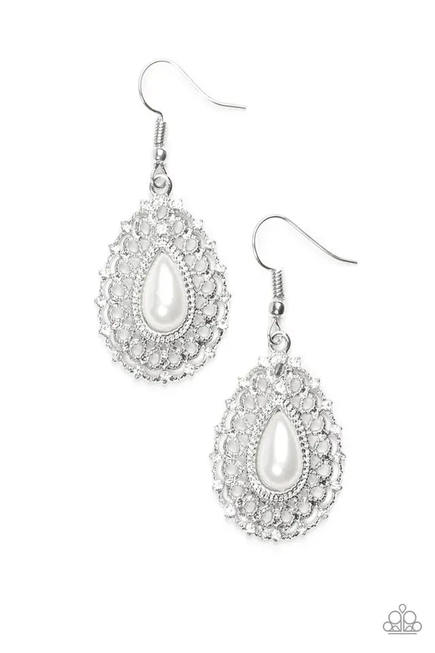 Earrings Paparazzi Earring Court Chic White Paparazzi Jewelry