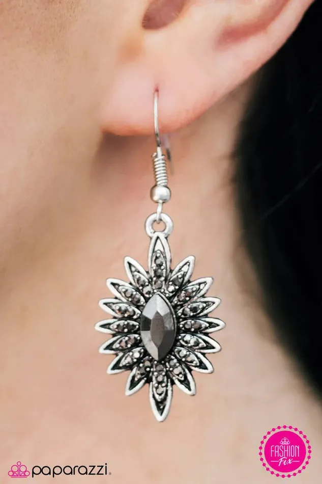 Earrings Paparazzi Jewelry Paparazzi Earring Destined For Stardom Silver