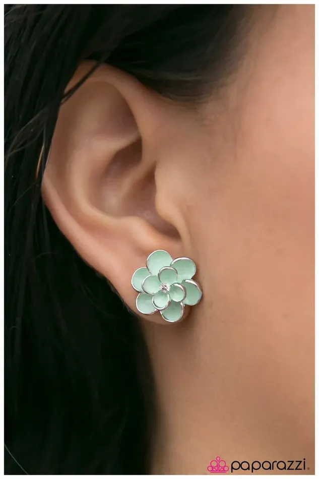 Earrings Paparazzi Jewelry Paparazzi Earring Gardener Of The Year Green