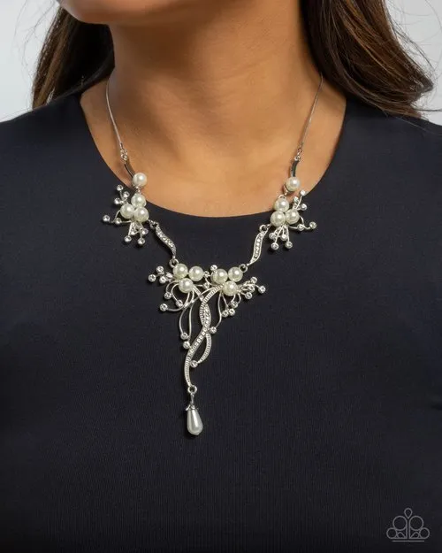 Necklaces Paparazzi Jewelry Paparazzi Necklace Grapevine Getaway White