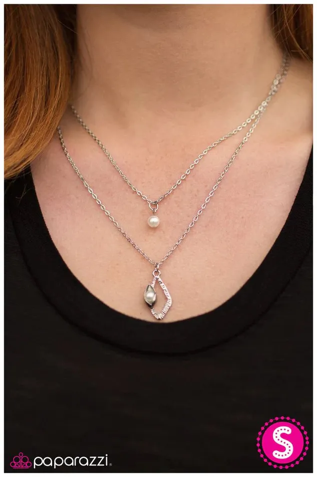 Necklaces Paparazzi Jewelry Paparazzi Necklace The Aristocrat White