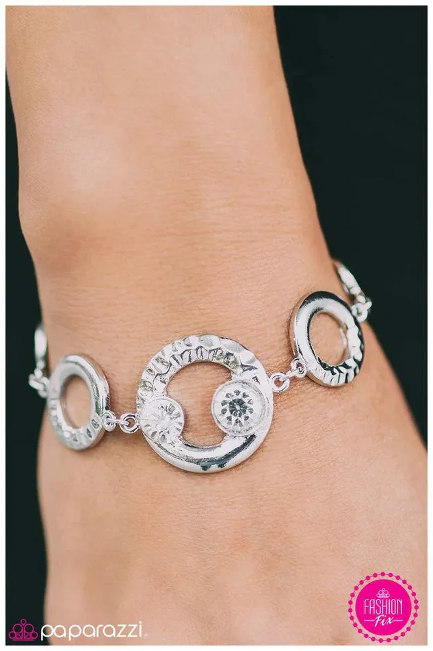 Paparazzi Jewelry Bracelets Paparazzi Bracelet Picture Of Perfection Silver