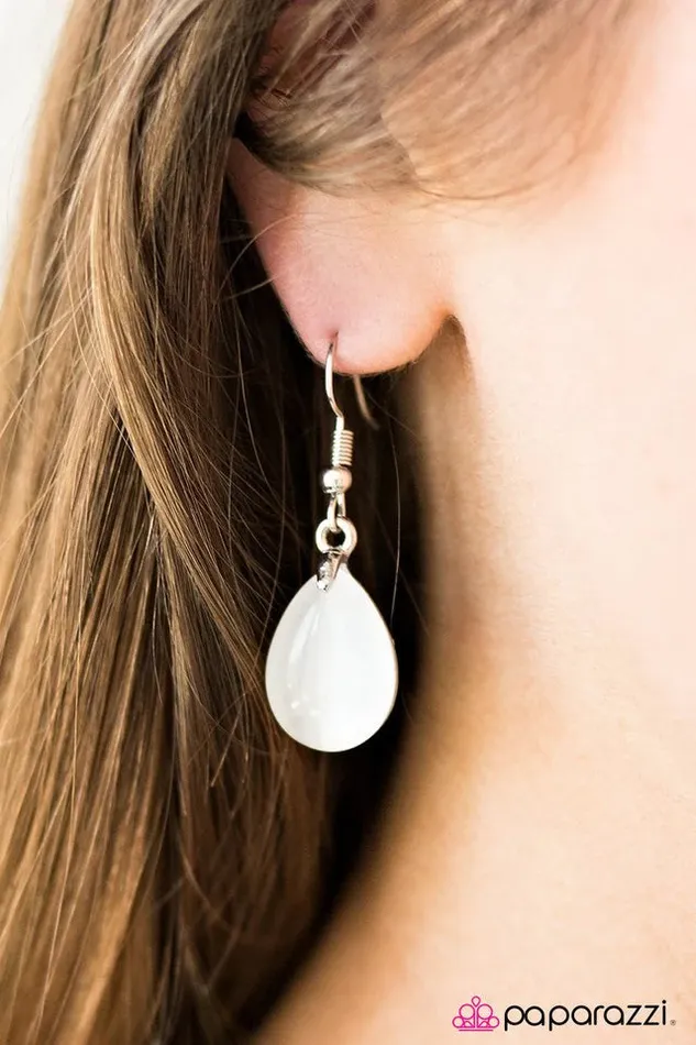 Paparazzi Jewelry Earrings Paparazzi Earring Drops Of Sunlight White