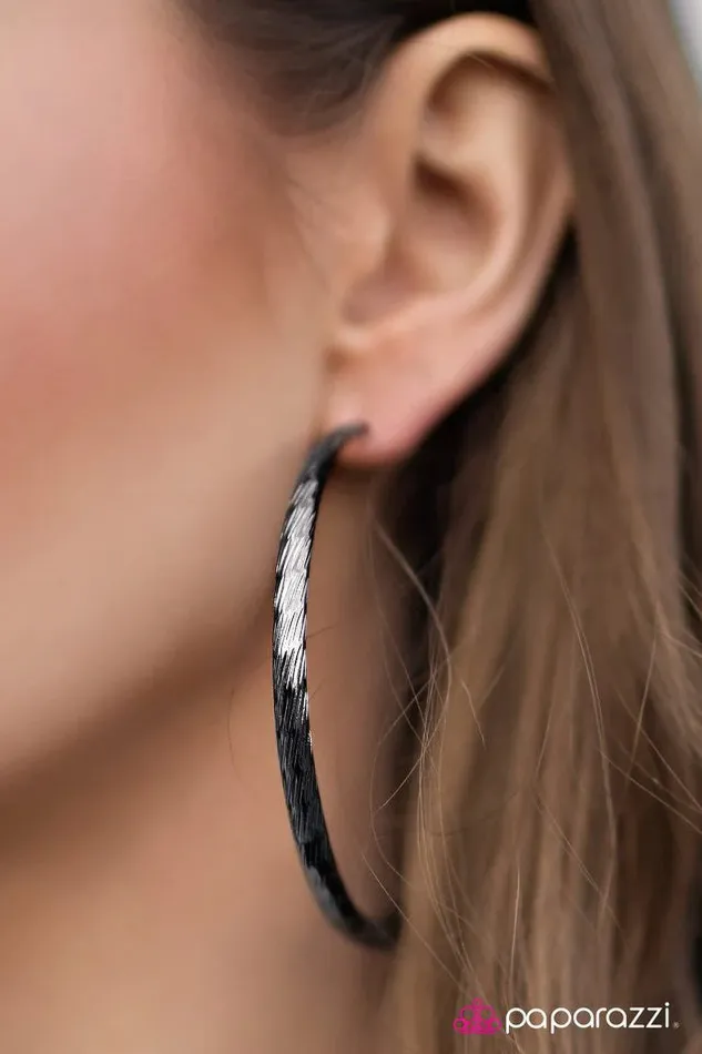 Paparazzi Jewelry Earrings Paparazzi Earring Lightning Fast Black