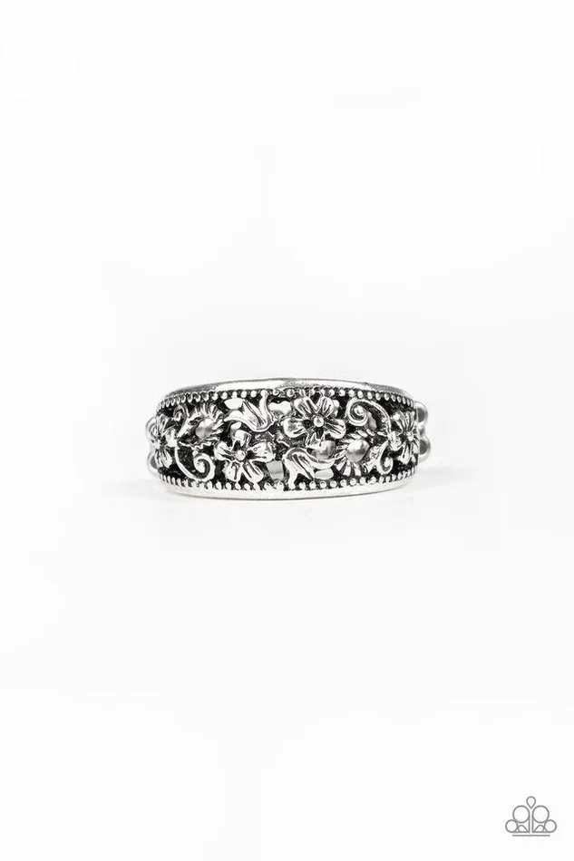 Paparazzi Jewelry Rings Paparazzi Ring Breezy Blossoms Silver