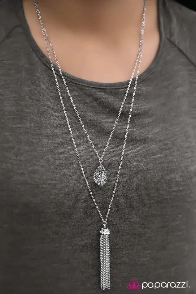 Paparazzi Necklace Leafy Leisure Silver Paparazzi Jewelry Necklaces