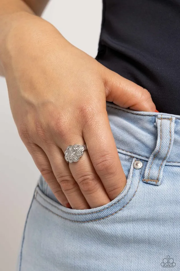 Paparazzi Ring Floral FrouFrou White Paparazzi Jewelry Rings