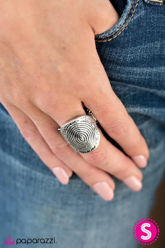 Paparazzi Ring Its All SUN And Games Silver Paparazzi Jewelry Rings