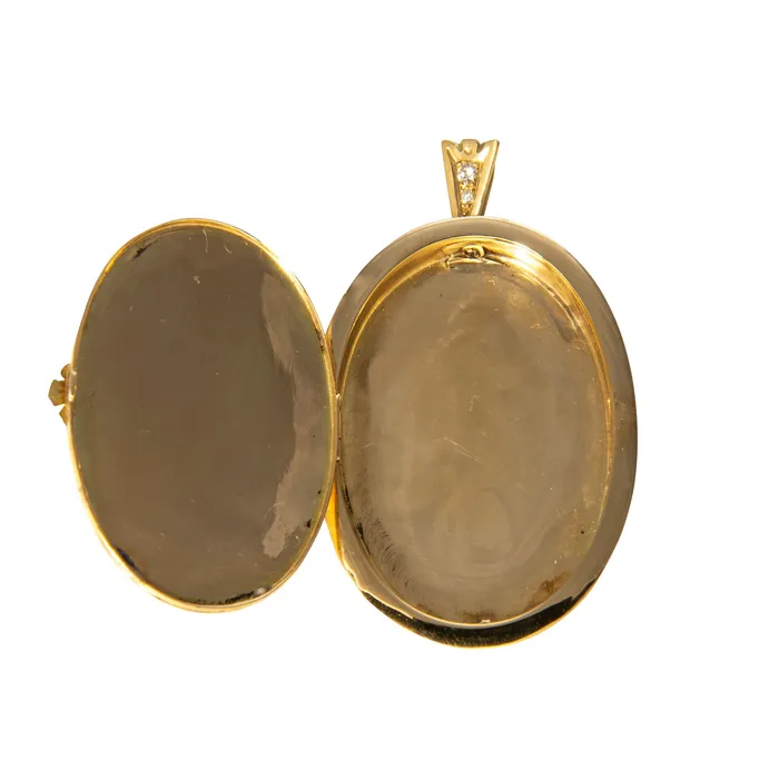 PreStyled Sets Victorian Diamond 18K Yellow Gold Oval Locket Pendant Croghans