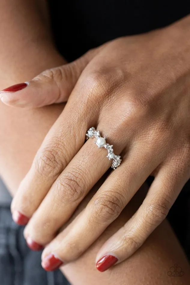 Rings Paparazzi Jewelry Paparazzi Ring Blissfully Bella White