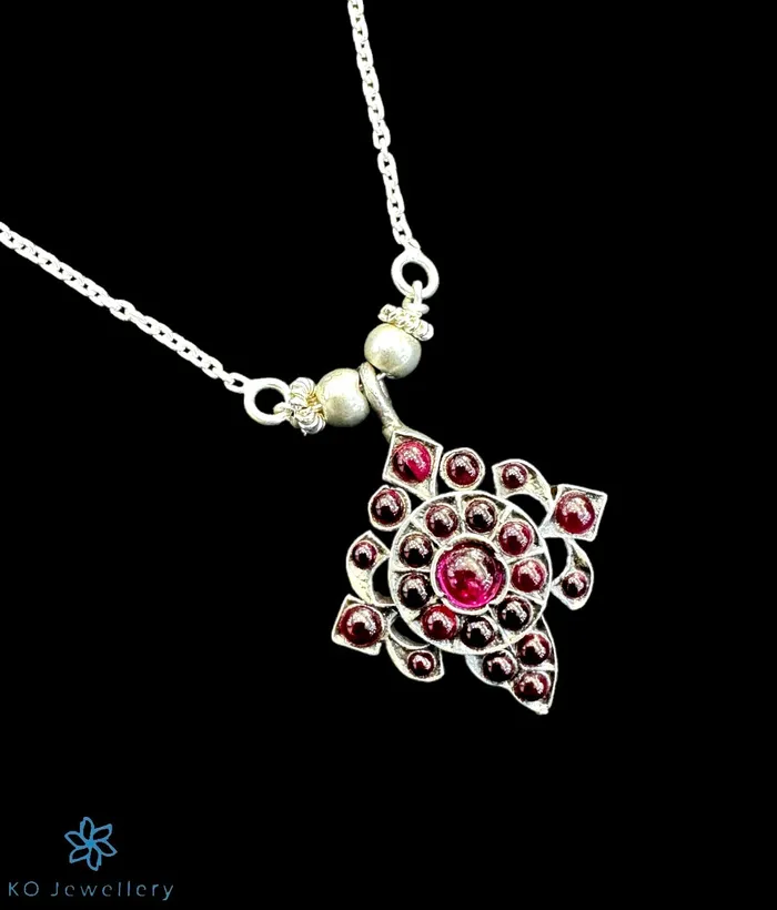 Necklaces Gemstone The Saanya Silver Kempu Necklace