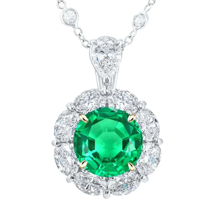 Necklaces HarryChadEntcom Flower Style Round Green Emerald Pendant Halo Necklace Necklaces HarryChadEntcom Flower Style Round Green Emerald Pendant Halo Necklace