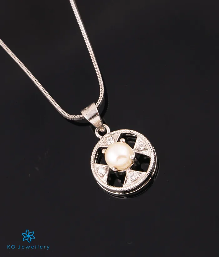 Necklaces Imported The Glory Silver Pearl Pendant