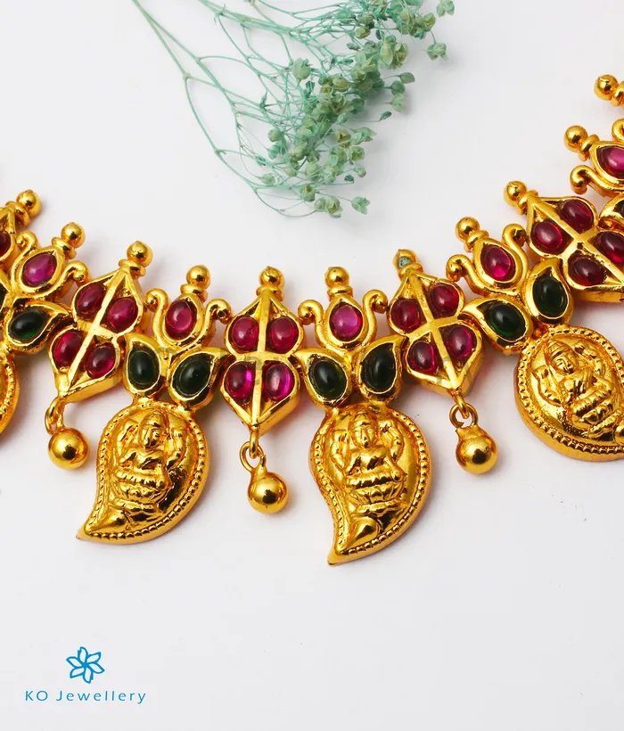 The Ipshita Silver Lakshmi Paisley Necklace Silversmith Necklaces