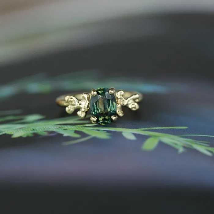 175ct Oval Green Blue Sapphire Prong Set Mermaid Solitaire Ring in 18k Yellow Gold Anueva Jewelry Rings