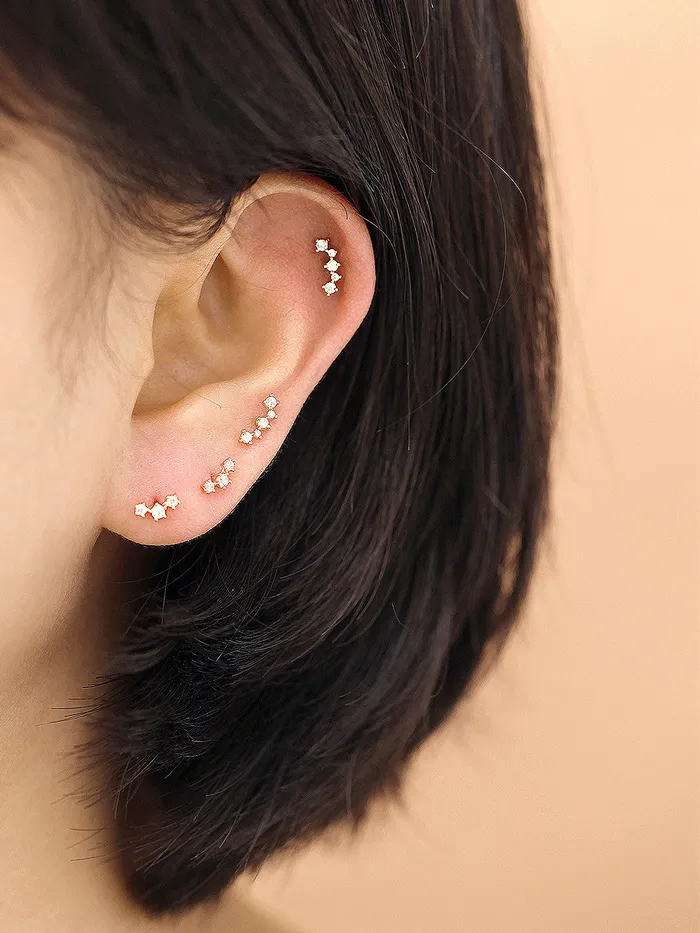 Earrings MinimalBijoux 14K gold Curve Cubic cartilage earring 20g