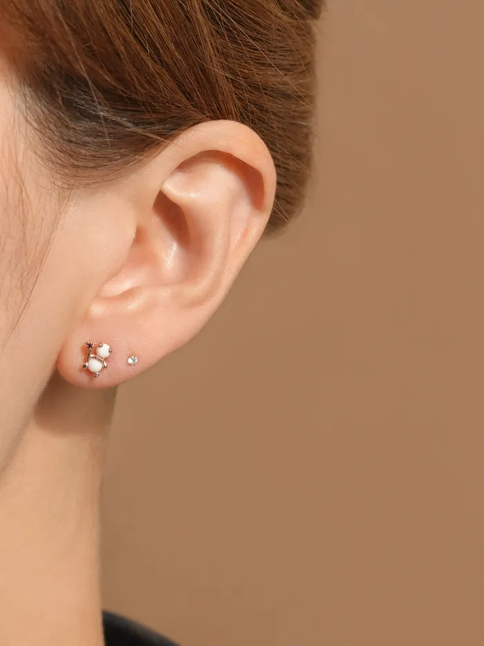 Earrings MinimalBijoux 14K Gold Fairy Bear Cartilage Earring 18G