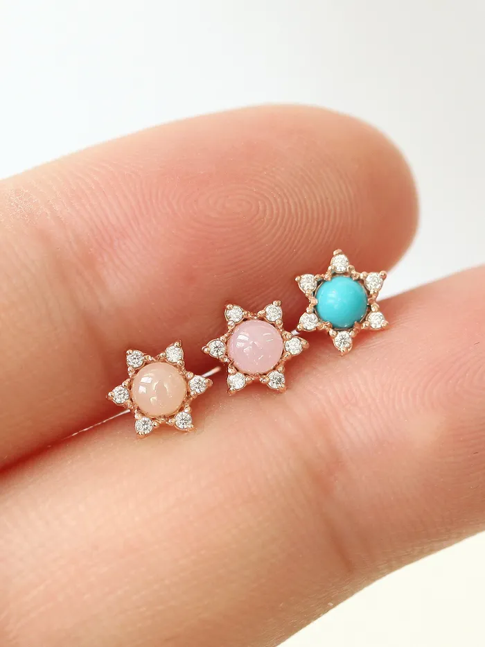 Earrings MinimalBijoux 14K Gold Flower Gemstone Cartilage Earring 18G16G