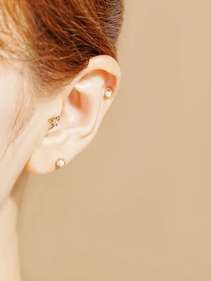 Earrings MinimalBijoux 14K Gold Memory Heart Cartilage Earring 20G