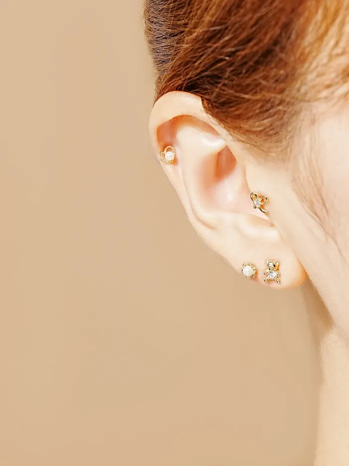 Earrings MinimalBijoux 14K Gold Memory Heart Cartilage Earring 20G
