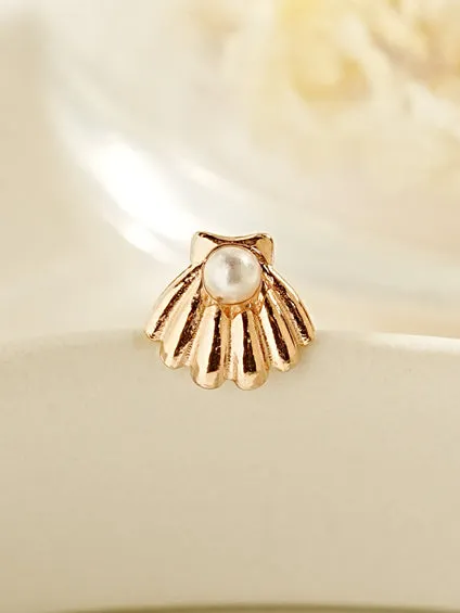 Earrings MinimalBijoux 14K Gold Pearl Clam Cartilage Earring 20G