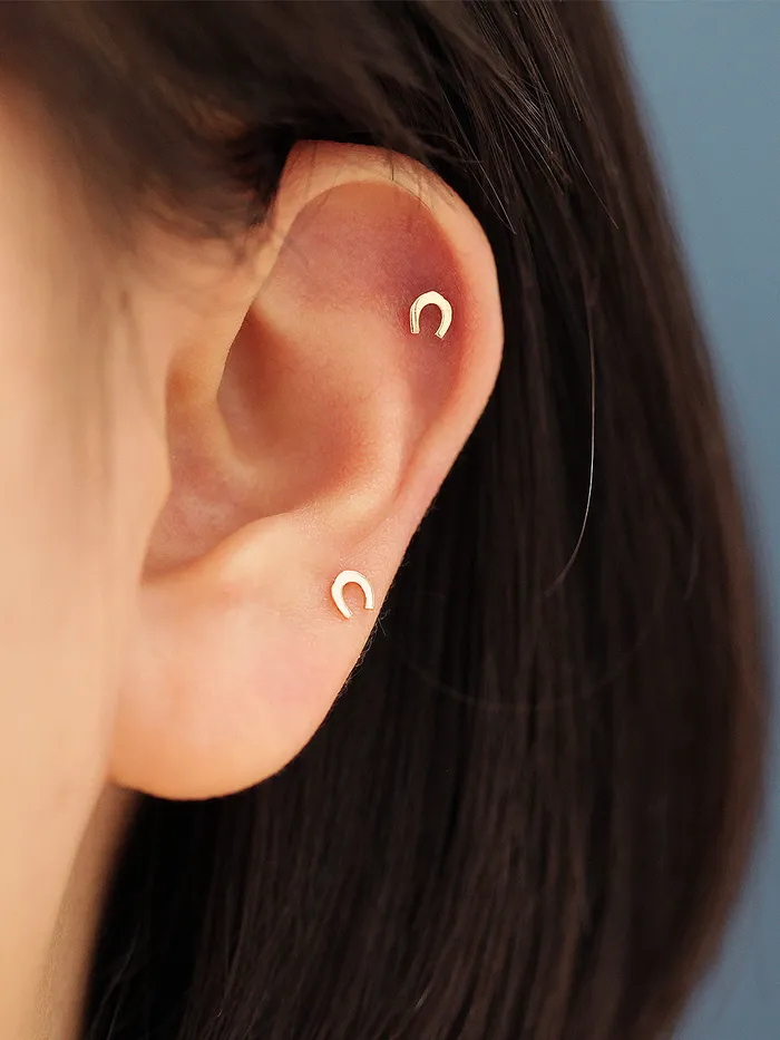 MinimalBijoux Earrings 14K gold Mini horseshoe cartilage earring 20g