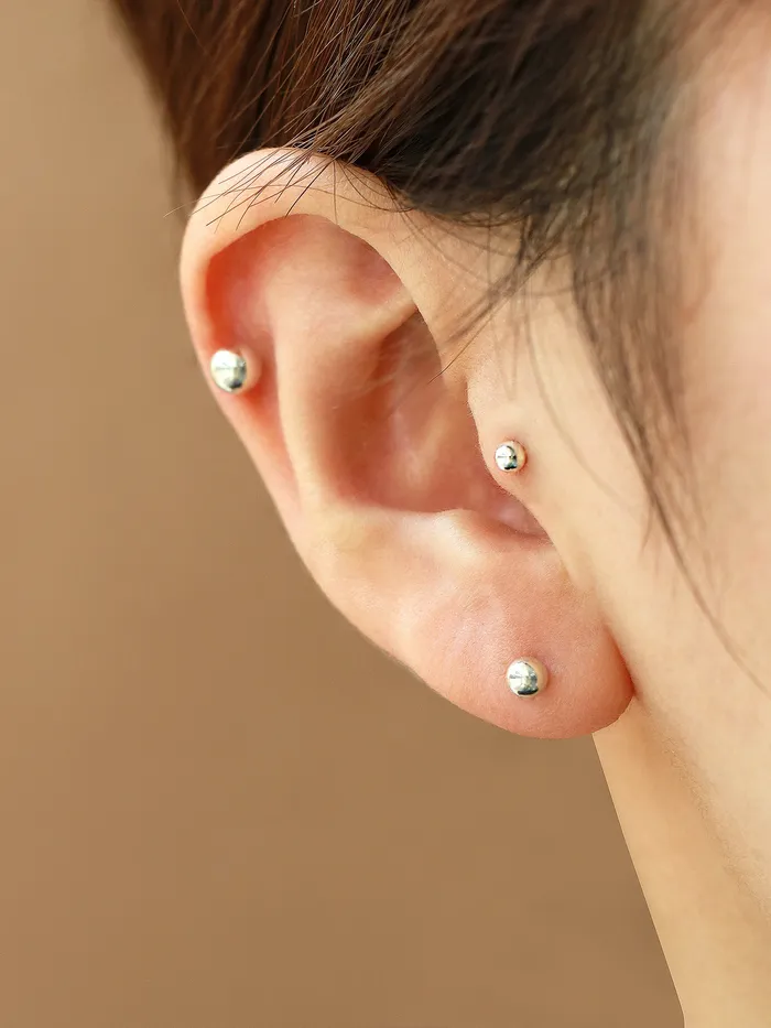 MinimalBijoux Earrings 925 silver CZ Ball cartilage earring 16g
