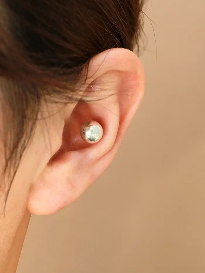 MinimalBijoux Earrings 925 silver CZ Ball cartilage earring 16g