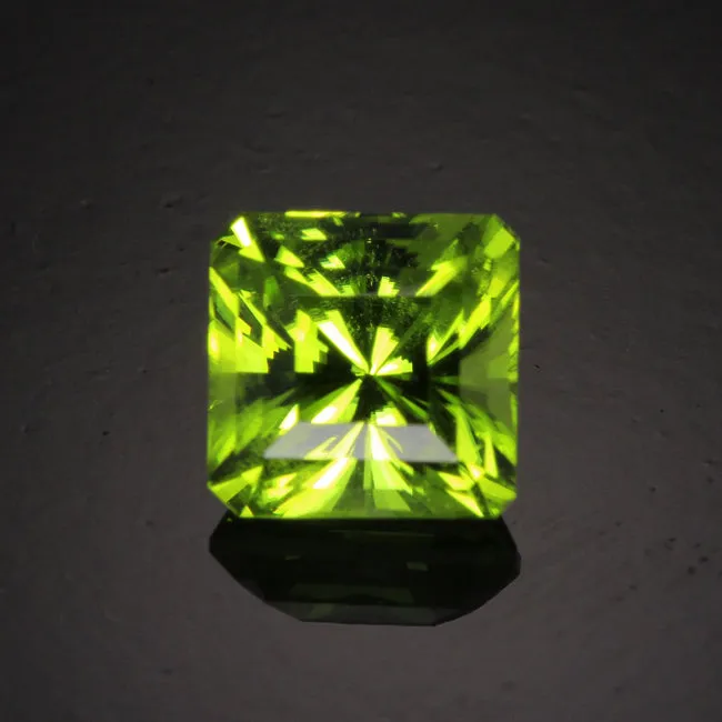 Moriartys Gem Art Rings Suzannes Peridot Ring