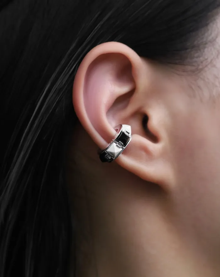 RIEFE Earrings Arc Ear CuffSV925 Black Spinel Howlite
