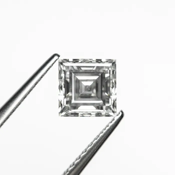 Rings Misfit Diamonds 084ct 539x539x312mm GIA H VS2 Carr Step Cut 2303401